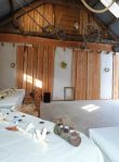 interieur préau et sa déco rustique